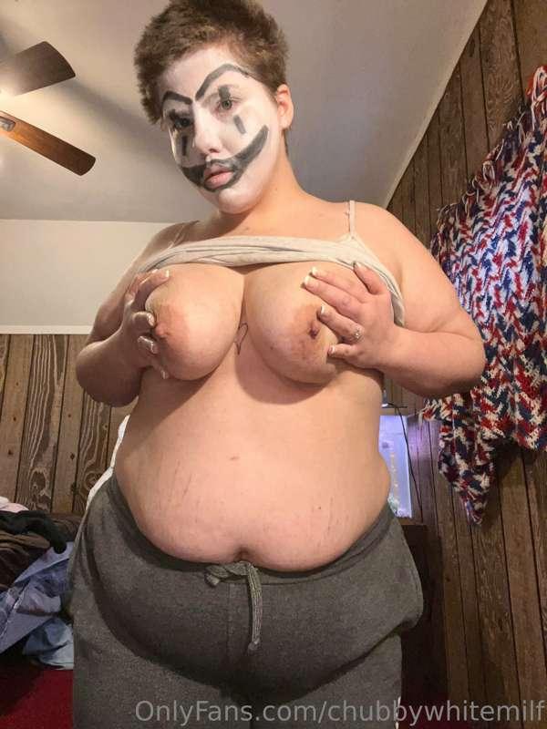 chubbywhitemilf image #0