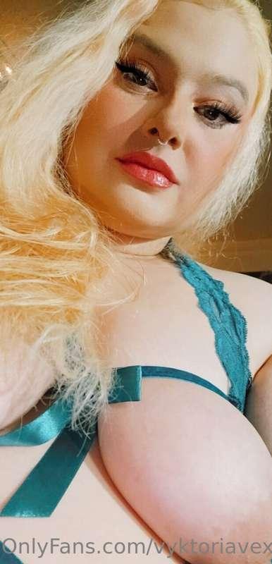 3 pics for $5.

I also have one 2 min video of me playing wi..