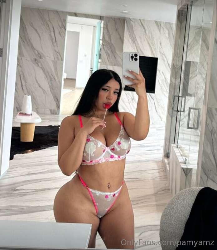 can’t decide if I look better in the mirror… or in your imag..