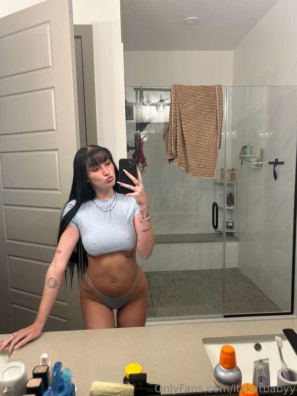 LIVE TONIGHT! I am doing a solo LIVE by myself tonight on he..