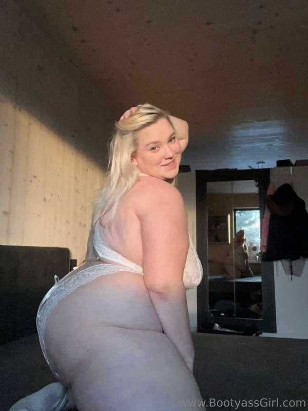 bootyassgirl image #2