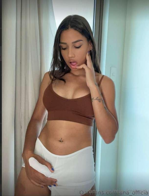 FREE SUBSCRIPTION 🫦The hottest girl with big tits @ana_offic..