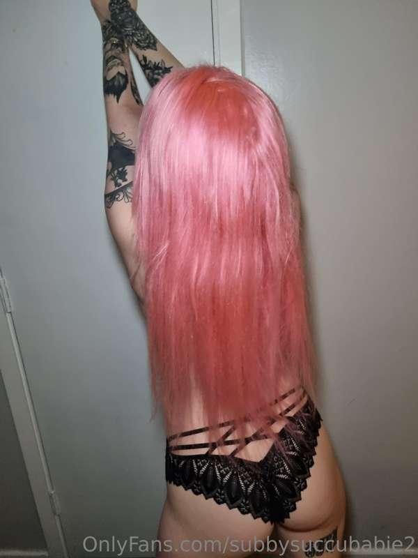 oh hey there 💗 check out my main page if you see this , ther..