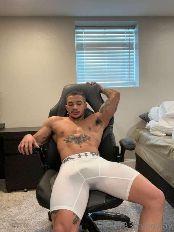 You know you can't resist that big cock of mine 🤤
