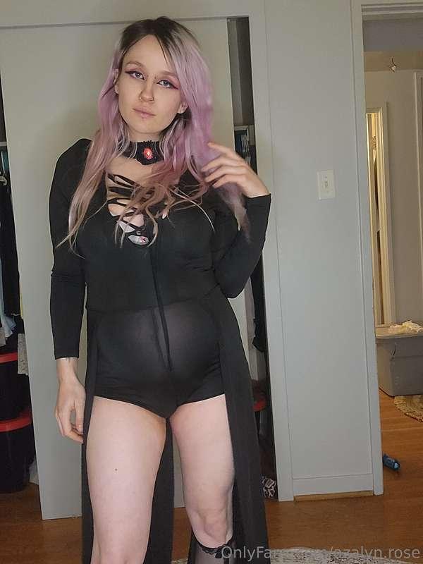 Ball stomping outfit 