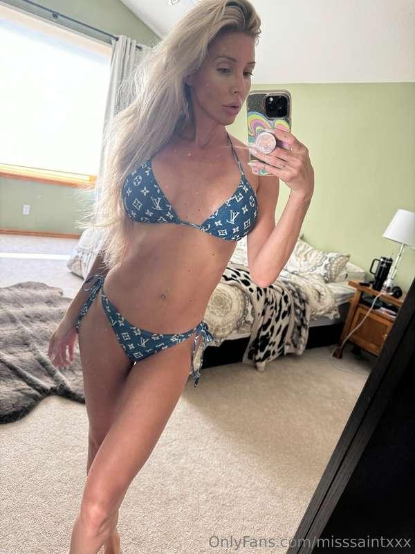 Why don't you cum talk to me in my DM's today??💕💦