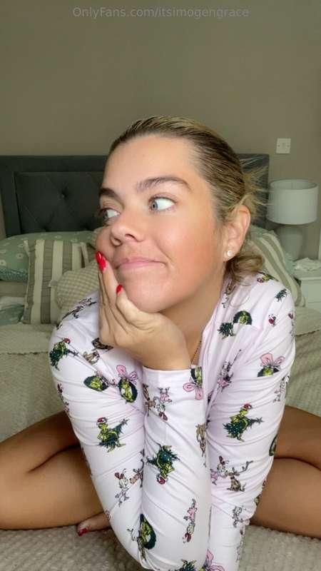 FIRST FAN TO TIP $25 GETS MY BRAND NEW MEGA BUNDLE worth $60..