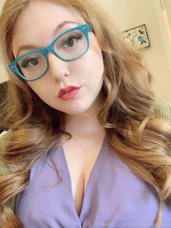 I put on my favorite shade of lipstick for you ❤️💋
