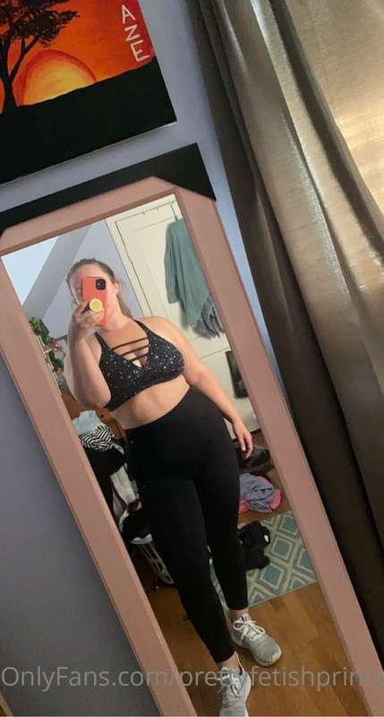 Who is gonna be my gym buddy 😏 I need a spotter