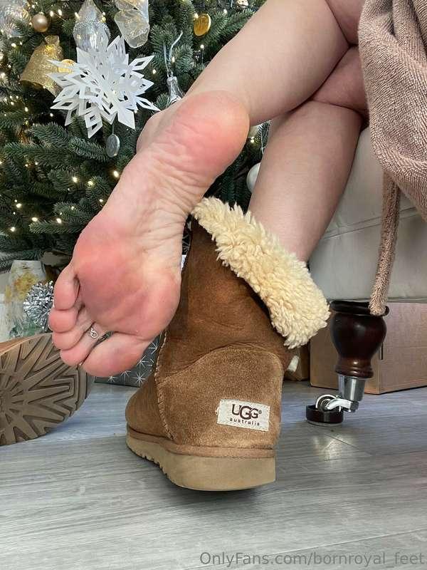 So stinky!! the smelliest ever. These uggs have to go. If yo..