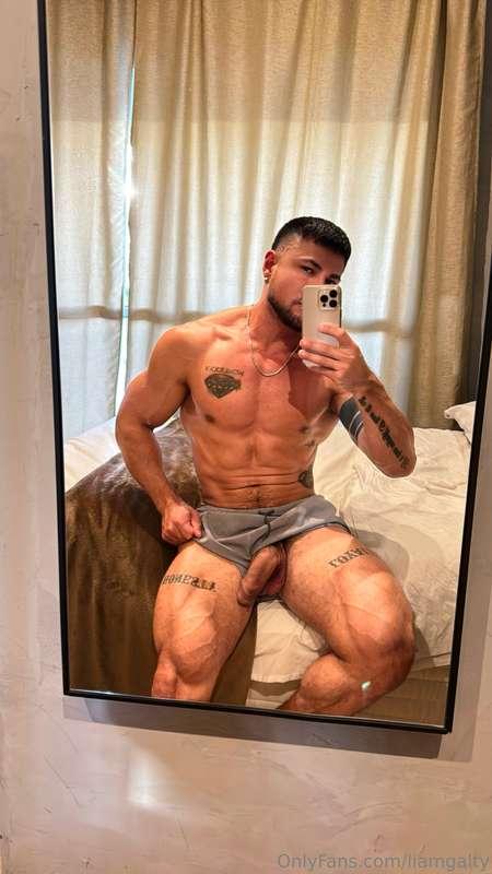 Just the bull ♉️ in the mirror and his huge 🍆