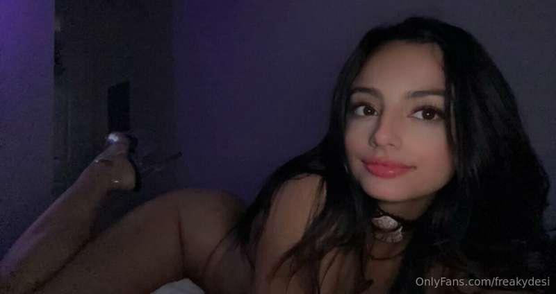 who wants a lap dance 🥰