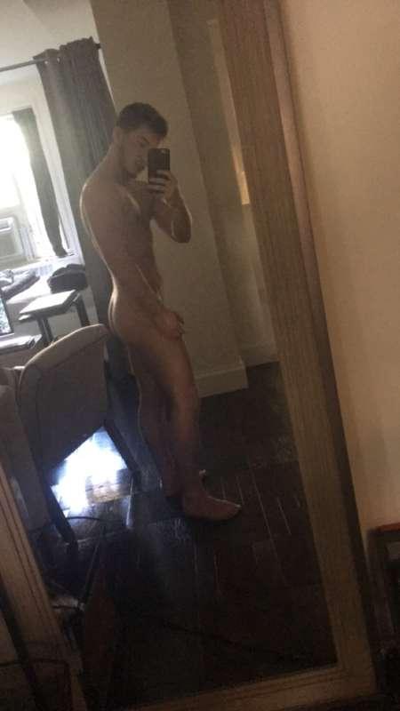 Sleepy naked morningssss