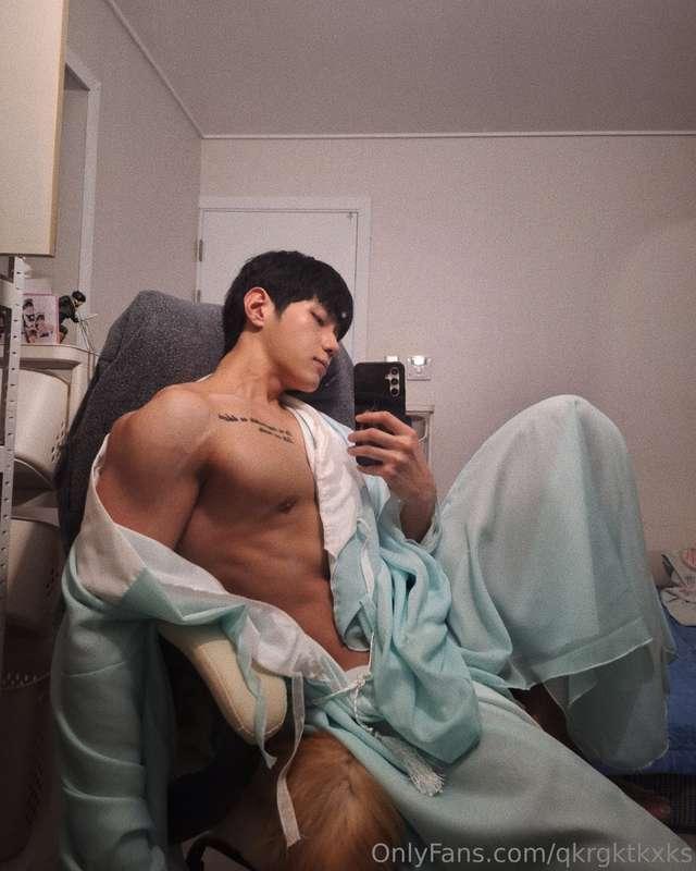 아주 그냥 건전한 한복ㅎㅎ...🔥건전...ㅎㅎㅎ 사실 원래는 저번주 설때 했어야(?) 했는데 큰집 다녀오느라..