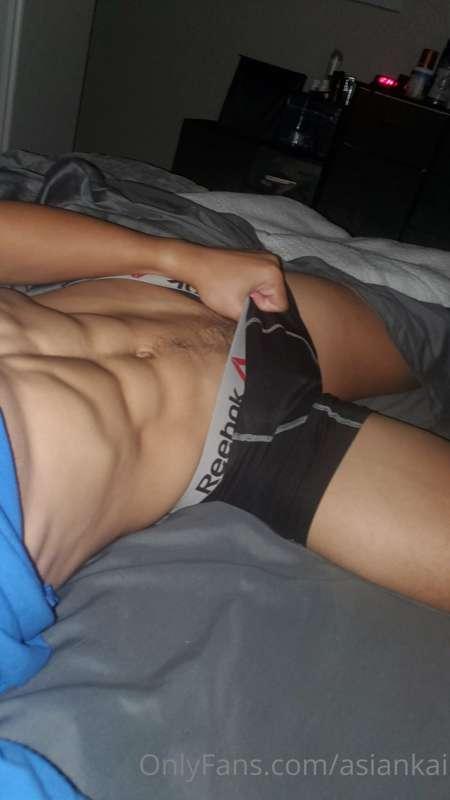 My bed is comfy 😈👀