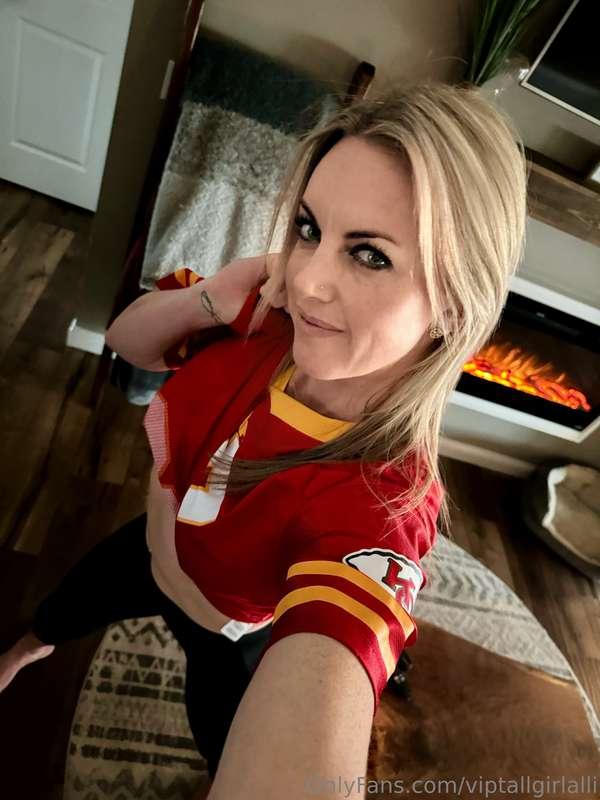 Chiefs WIN!!!!! I lost a bet and gave a 4th quarter sloppy b..