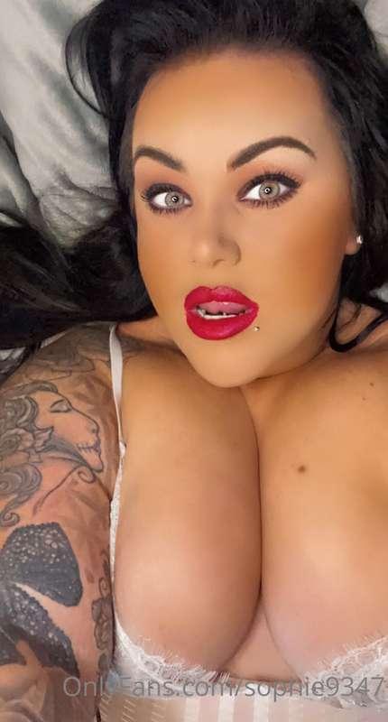 Raining outside and pretty wet inside too 🥵👌🏽 Xxx