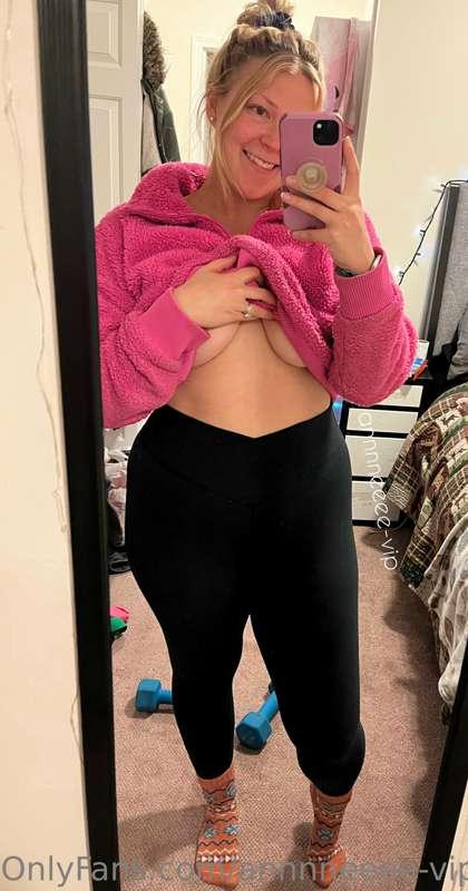 So I was going to do a real quick little workout before bed ..