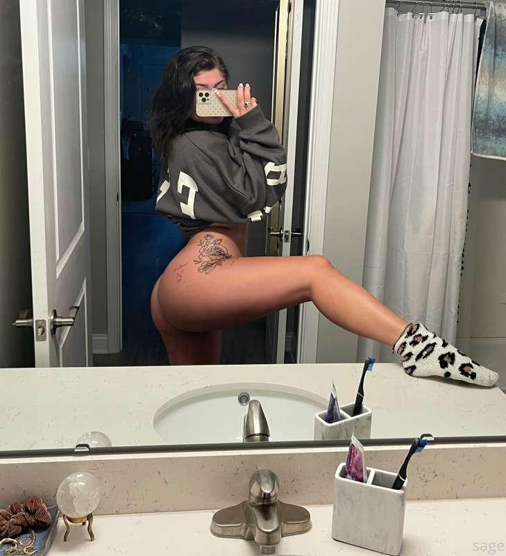 oversized clothes x no panties ALWAYS