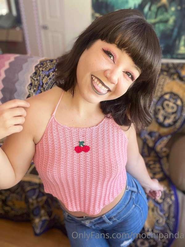 Baby come here! Your dessert is ready 😋🍒