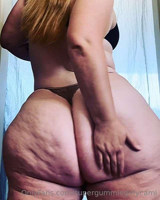 Happy Thursday!! Isn't it just so slap able!!
