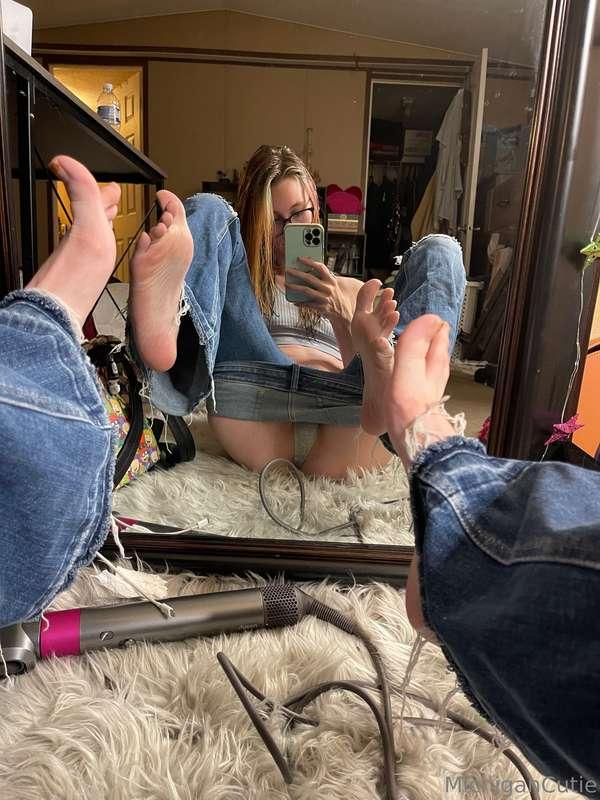I do offer feet stuff 😜
