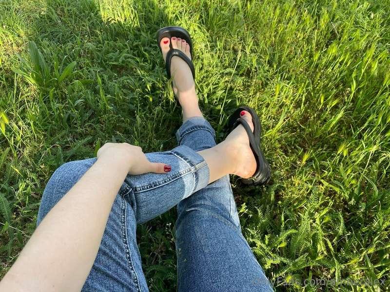 Warm and sunny days have finally begun! I hate when the weat..