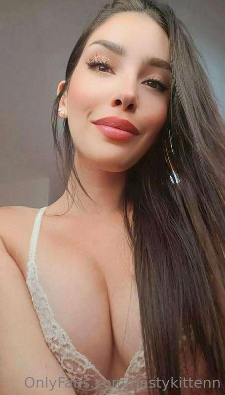 Hello darling!  This is @ekstasse 🥵 enter one of the hornies..
