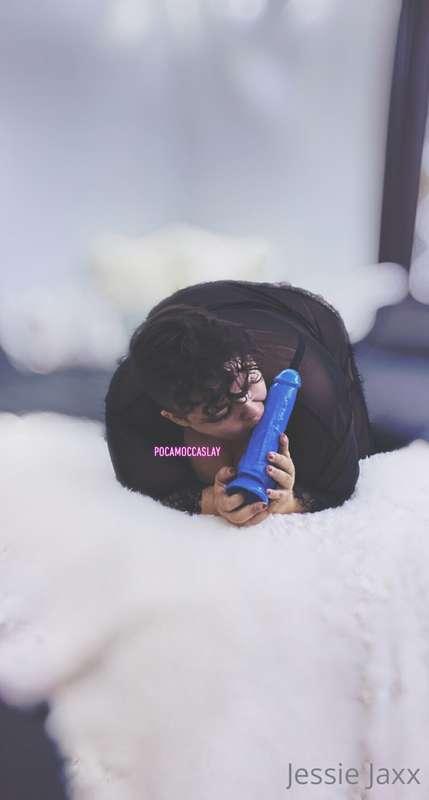 Mmmm I need a cock in my mouth 🤤