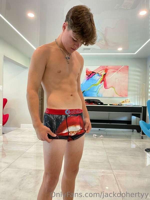 wanna have some fun together?😈