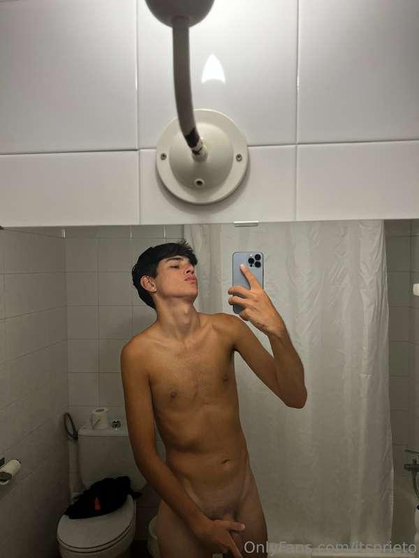 buenas noches a mis suscriptores, portarse bien 😇💞