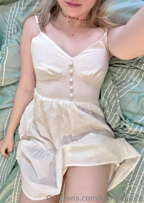 Swipe ➡️ to see if I’m wearing a bra or panties..