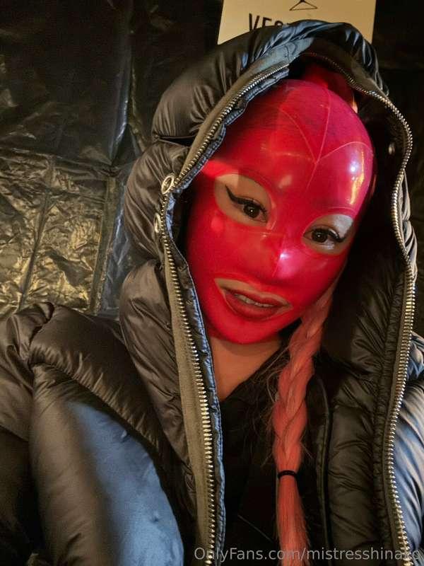 Hello everyone! I'm in Paris now!