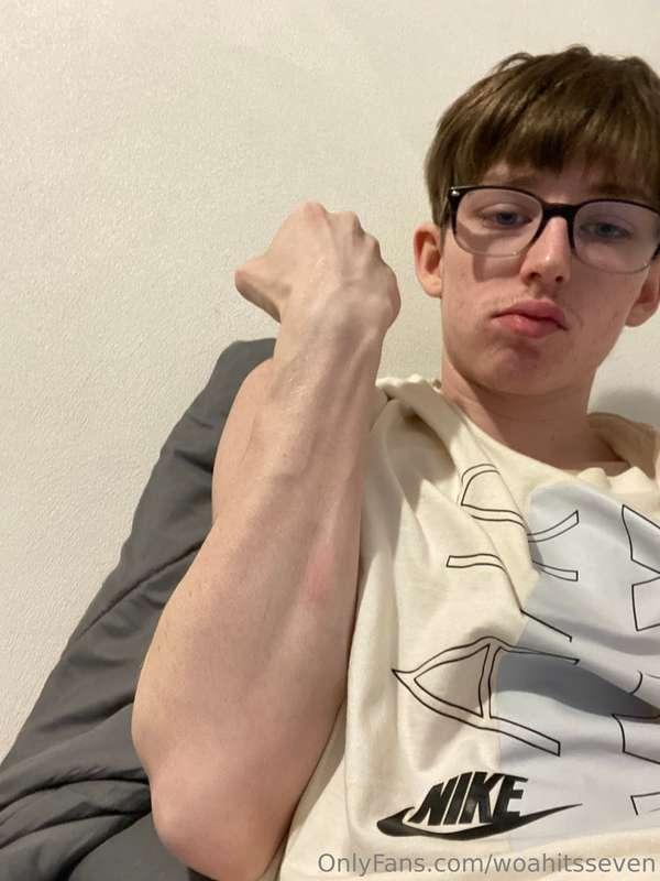 woahitsseven image #2