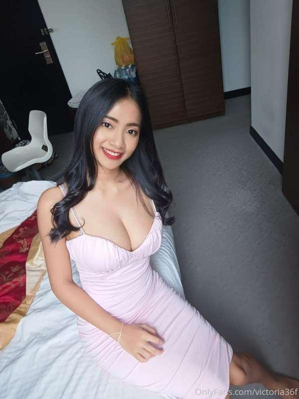 I'm ur dream girlfriend ❤️