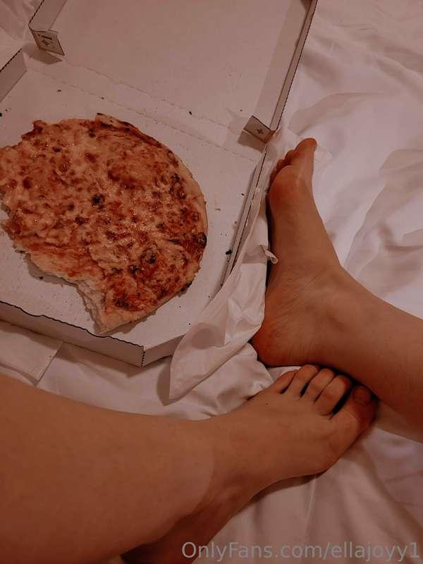 Ending the day with relaxation, pizza and bare soles. Your i..