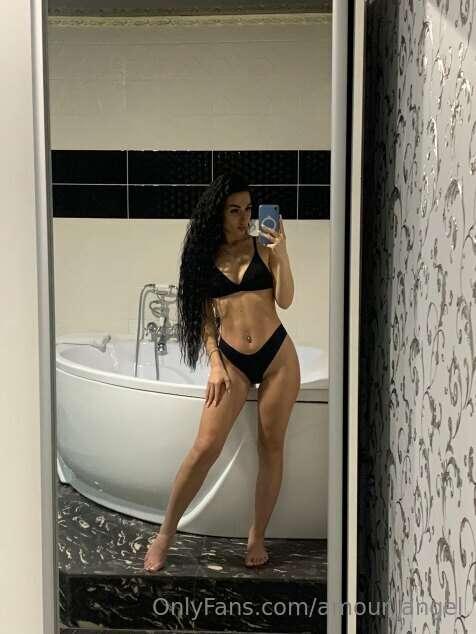 😈😈Mysterious girl @blackk_queen with glowing eyes.😈😈 
💘💘 She..