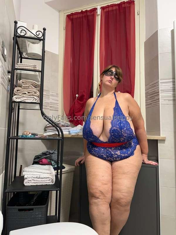 sensualpoppy image #0