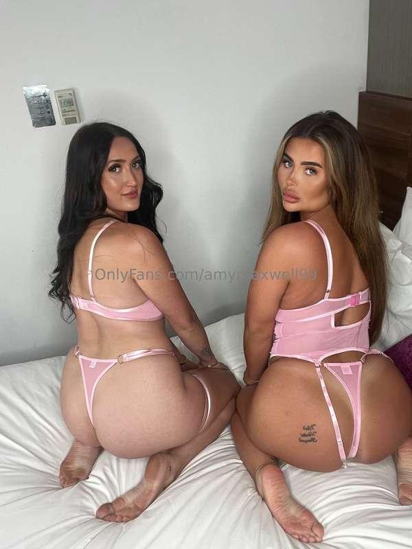 Do you like the view from behind😌