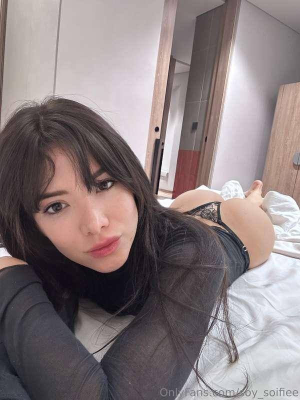 kiss kiss <3 <3
