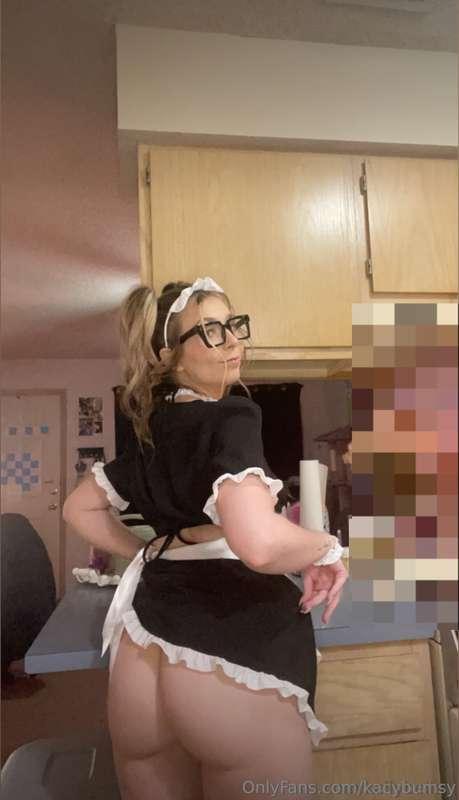 my personality's almost as big as my ass😝