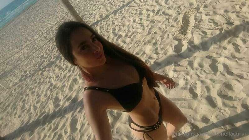 * Want to join me? * ¿Quieres venir conmigo? 🔥👄