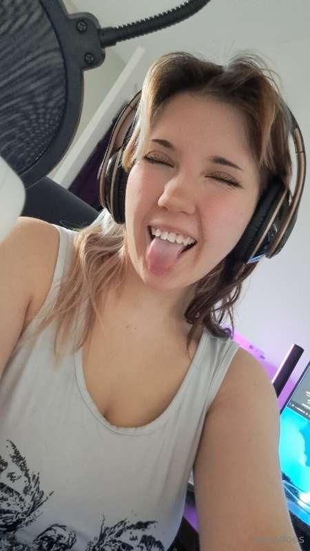 :P