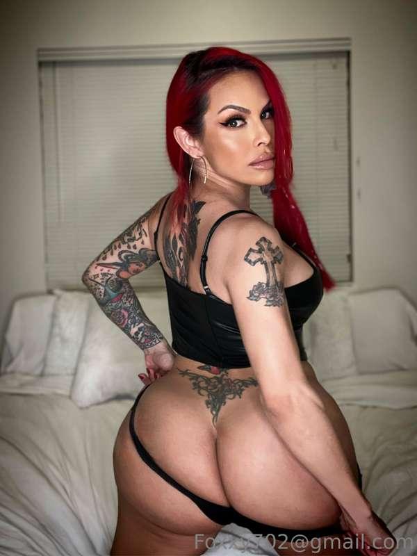 Let me write your name on my juicy ASS. 🍑🔥