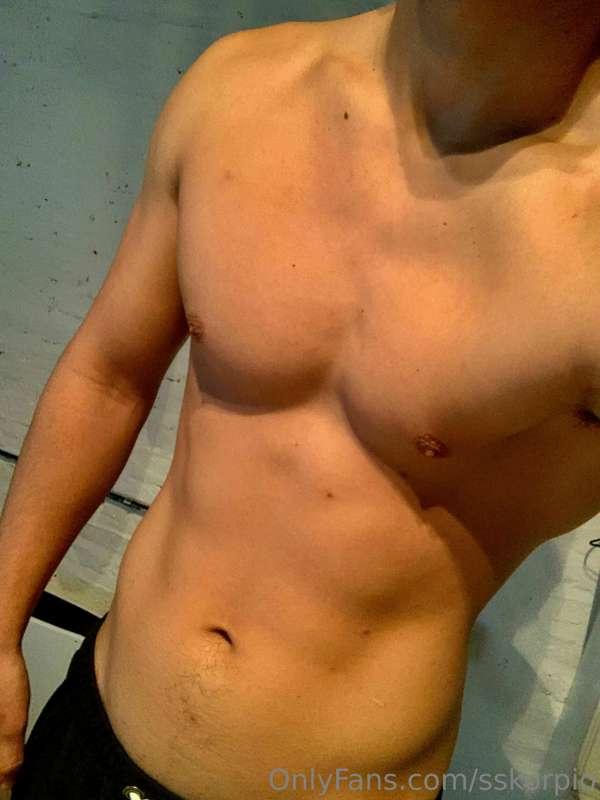 😈