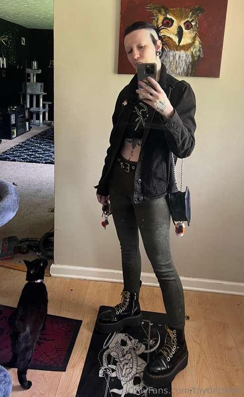 Went and got my undercut reshaved and also dyed my hair dark..