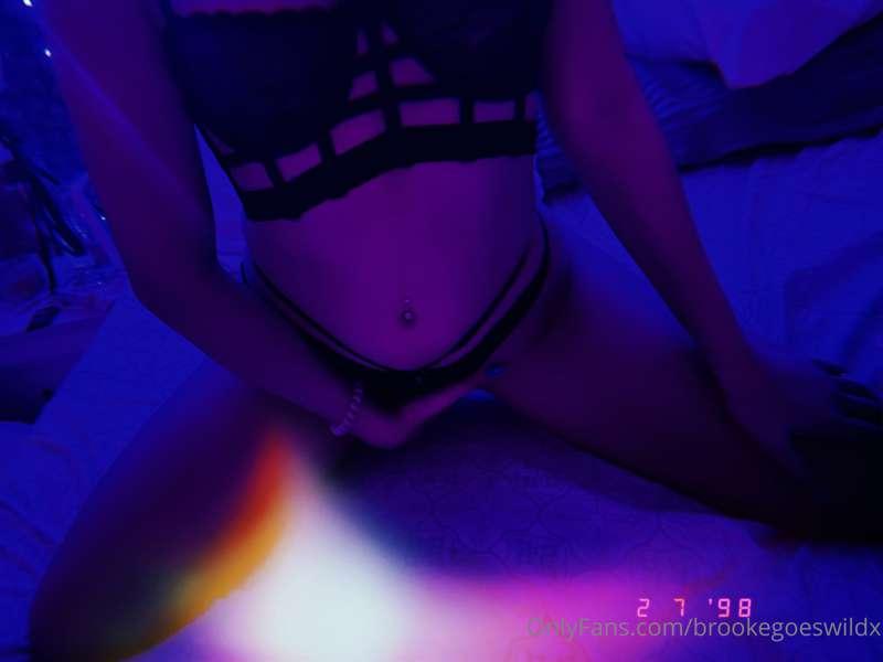 I’m too sleepy to touch myself RN. Maybe you should help me ..