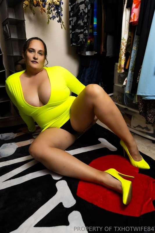 Cuckolding my hubby is a rush, feeling another man's cock fi..