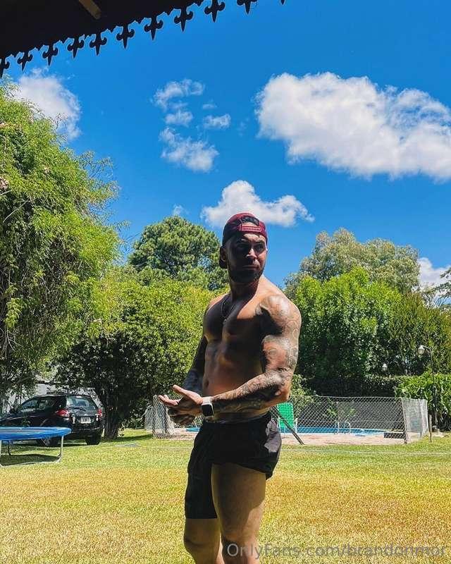 Hello babies! I'm back soon I will be answering every messag..