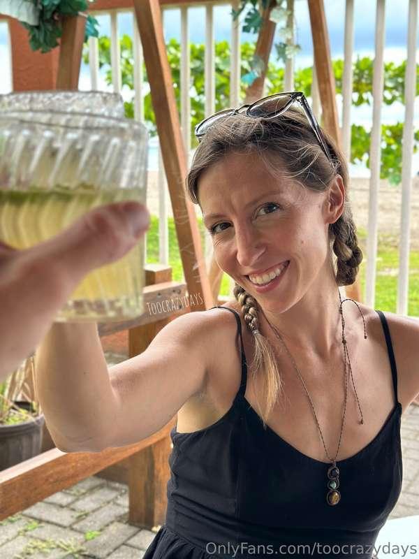 Gimme one margarita and make me a creampie😉 that’s how the s..